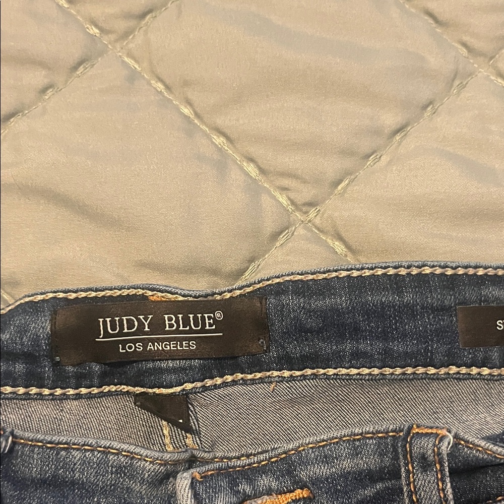 Judy Blue Women's Blue Jeans - Picture 2 of 7